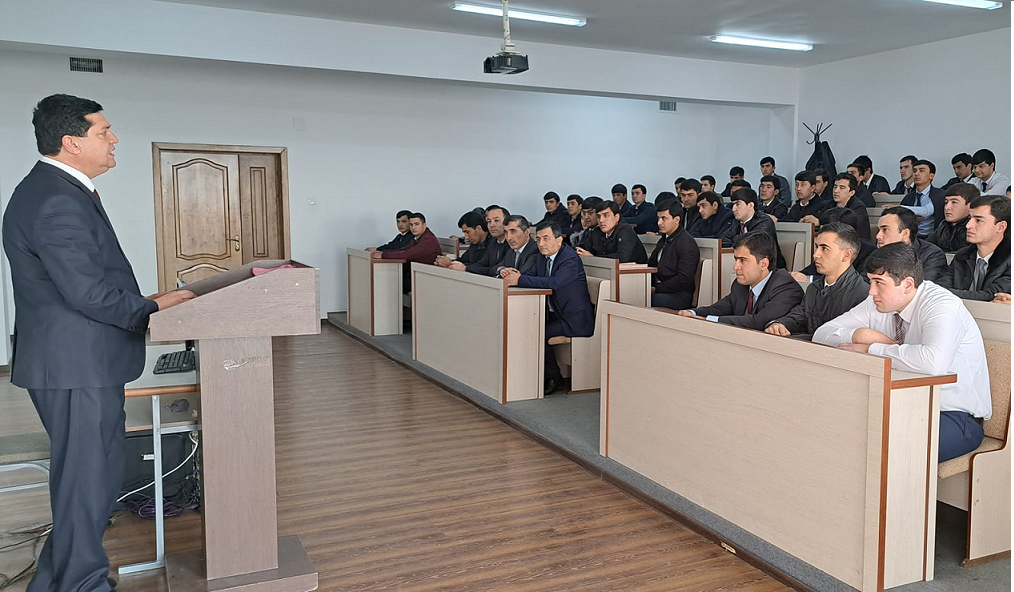 Cеминари илмӣ-назариявӣ дар мавзӯи “Тоҷикистон ҷонибдори сулҳу суботи минтақавӣ”